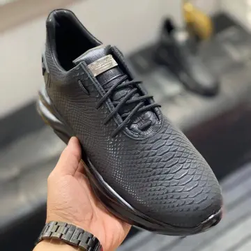 Louis vuitton black grey trainer sneakers, Fesyen Pria, Sepatu , Sneakers  di Carousell