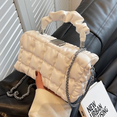 Small bag female 2022 new chain box clouds advanced sense of western style bread joker inclined shoulder bag