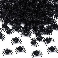 200Pcs สมจริง Mini ปลอม Spider พลาสติก Spider Bug น่ากลัว Creepy Prank Gag ของขวัญ Trick ของเล่นสำหรับฮาโลวีนผีสิงกลางแจ้ง Decor