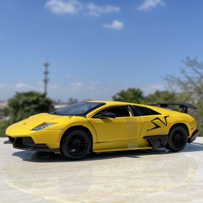 1:24 Lamborghini LP670-4SV โมเดลรถสปอร์ตโลหะผสมหล่อขึ้นรูป