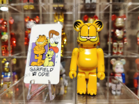 (ของแท้) Bearbrick series 36 Garfield 100% แบร์บริค พร้อมส่ง Bearbrick by Medicom Toy มือ 2 ตั้งโชว์ สภาพดี