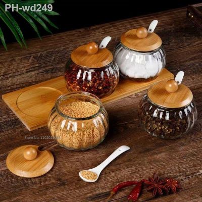 Kitchenware Glass Condiment Bottle with Lip and Spoon Salt Tank Receiving Box Combination Condiment Bottle Condiment Bottle Set