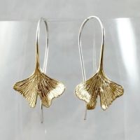 【CC】 Temperament and Gilded Fan-shaped Ear Earrings Fashion Metal Asymmetric