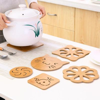 【CW】 Kawaii Design Hollow Coaster Thickening Anti-scalding Insulation Pot Plate Table Decoration