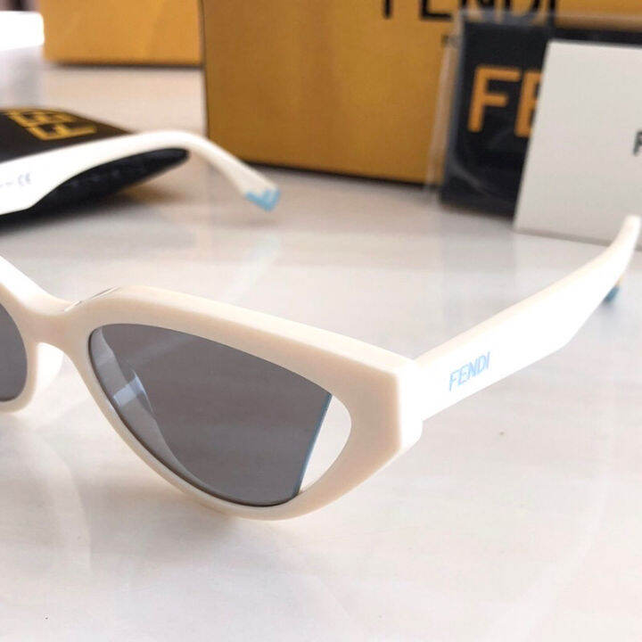 new-fendi-way-cat-eye-sunglasses-รุ่น-fe40009i