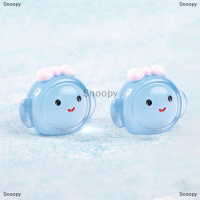 Snoopy หน้ายิ้มเรืองแสงทำจากเรซิ่นขนาดเล็ก2ชิ้นเครื่องประดับภูมิทัศน์ขนาดไมโครของตกแต่งแผงหน้าปัดรถยนต์