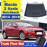 แผ่นรองการปลุกเครื่องรถเก๋งมีประตูท้ายสำหรับ Mazda 3 Axela 2014 2015 2016 2017 2018อุปกรณ์ป้องกันรถพรมสำหรับรถยนต์พื้นรถบรรทุกผ้ายางปูท้ายรถด้านหลัง