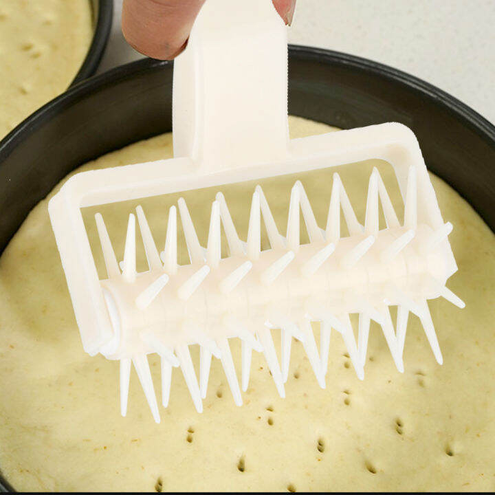 Pizza Dough Roller Plastic Pizza Dough Docker with Spikes Thin Crust