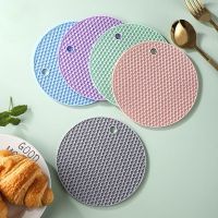 【CC】◈  5CPS Silicone Coaster Food Grade Material Placemat Non-slip Table Accessories Gadgets Round Cup