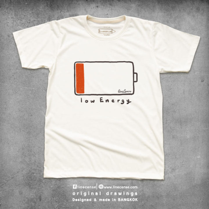 low-energy-t-shirt-collection-เสื้อยืดสีออฟไวท์-ลายแบตต่ำ-แบตสีแดง-เสื้อคู่-เสื้อครอบครัว