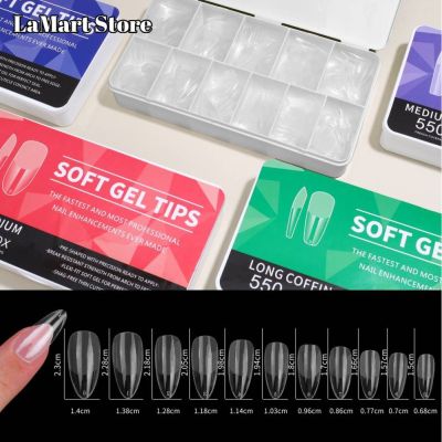 LaMart Store💅🏻550ชิ้น เล็บปลอมอะคริลิกแบบกดบนโลงเล็บปลอมเล็บปลอมใสนุ่มเล็บปลอมปลอมสำหรับเครื่องมือทำเล็บต่อขยาย Soft Gel Tips False Nails Set Box