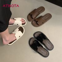 Atikota รองเท้าแตะ พื้นแบน เปิดนิ้วเท้า สวมใส่สบาย เหมาะกับเดินชายหาด แฟชั่นฤดูร้อน สําหรับผู้หญิง