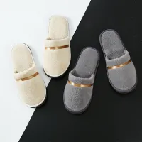 Modern fashion รองเท้าใส่ในบ้าน รองเท้าโรงแรม พื้นยาง สลิปเปอร์ กันลื่น (size:40-42) slipper