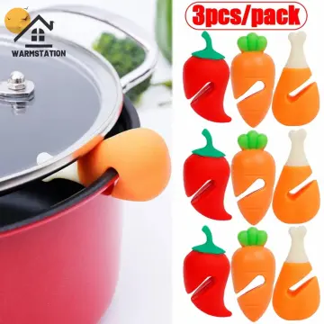 26CM Silicone Anti-overflow Cover Silicone Lid Spill Stopper Pot Cover  Cookware Kitchen Gadgets Color: Red