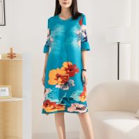 The new spring 2023 fold dress fashion temperament show thin printed loose big yards long pleated skirt