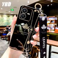 สายรัดข้อมือ YBD ใบเมเปิลเคสโทรศัพท์มีลายสำหรับ Vivo Y22 Y22S 2022 4G Y16เคส Y35ชุบด้วยไฟฟ้าขอบตรงที่ได้รับความนิยมพร้อมฟรีสายคล้อง Vivo Y36 Y78