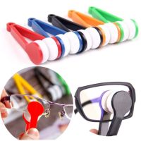 1 PCS Random Glasses Dedicated Convenience Cleaner Super Fine Fiber Super Clean Power Portable Glasses Rub with Key Ring Cleaner