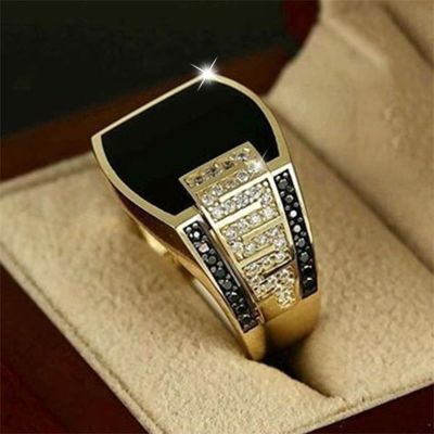 [MM75] ผู้ชายคลาสสิก39; S แหวนแฟชั่นโลหะสีทองฝังหินสีดำเพทายพังก์แหวนสำหรับผู้ชายหมั้นงานแต่งงานเครื่องประดับหรูหรา