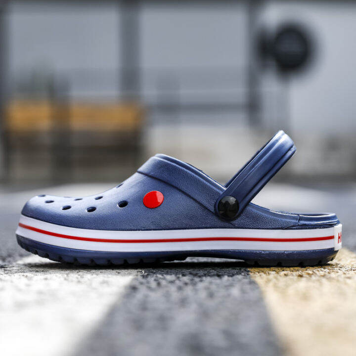 crocs-น้ำหนักเบาสำหรับทั้งชายและหญิงรุ่นใหม่ที่เป็นแรงบันดาลใจให้สีน้ำเงินเข้มสำหรับผู้ชายและผู้หญิง