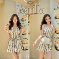 ‘Vanilla Jumpsuit’ - จั๊มสูทกางเกงขาสั้น ปลายขากว้างมีเลเยอร์พองๆ มีเชือกให้รูดที่เอวเเละไหล่ จั๊มสูทไปทะเล จั๊มสูทไปคาเฟ่ จั๊มสูทลายดอกไม้