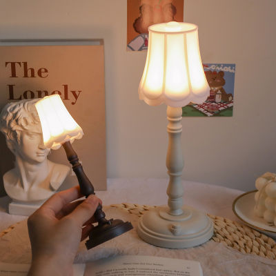 18cm Retro LED Light Cute Bed Lamp Mini Table Lamp Bedside Light Home Decor