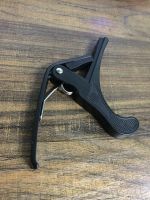 คาโป้กีตาร์แบบหนีบ HY Guitar Capo สำหรับกีตาร์โปร่ง กีตาร์คลาสสิค กีตาร์ไฟฟ้า สีดำ จำนวน 1 ชิ้น+ปิ๊กกีต้าร์ 3 ชื้น