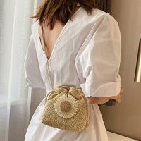 Hot Sale Rattan Woven Women Straw Bag Handbag Knit Summer Beach Woman Shoulder Messenger Khaki Beige Bags Fashion Creative