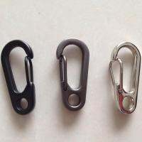 【 Price】Outdoor Mini แบบพกพา Carabiner ตะขอสแตนเลสห่วงเกี่ยวพวงกุญแจ Release พวงกุญแจเต็นท์ฤดูใบไม้ผลิตะขอคล้อง