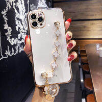 Maitus เคสสำหรับ iPhone 14 Pro Max 14 Plus 13 Pro 12 Pro Max 11 Pro Xr Xs Max 7 8 6S Plus SE 2022พร้อมสร้อยข้อมือโคลเวอร์สี่แฉกกรอบสี่เหลี่ยมเคลือบ6D เงาป้องกันซิลิโคนเคสมือถือปกหลัง