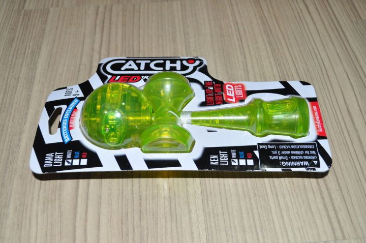 yoyofactory-kendama-catchy-led-green