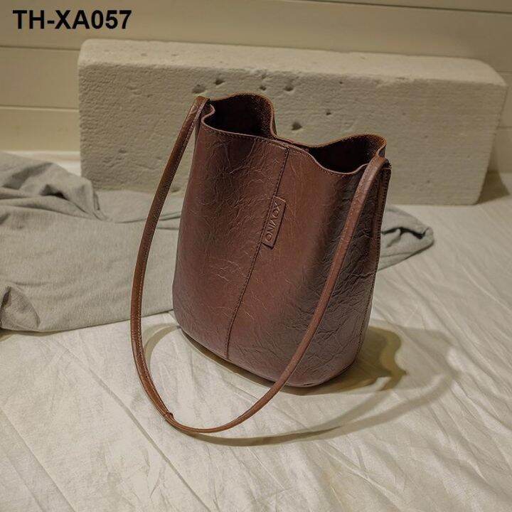 the-new-bucket-bag-fold-inclined-large-capacity-shopping-joker-womens-shoulder-2020-han-edition