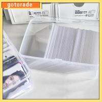 GOTORADE โปร่งใสโปร่งใส กล่องเก็บของสำหรับเก็บ การจำแนกประเภทของ พลาสติกสำหรับตกแต่ง ที่เก็บของบนโต๊ะ ของใหม่ จุได้มาก ผู้ถือบัตรไอดอลเกาหลี บัตรภาพ