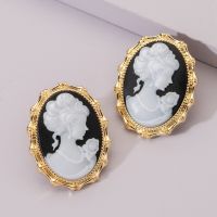 korean fashion earrings 2021 trend Piercing ear Lovely temperament simple fashionable portrait pearl earrings Women jewelry