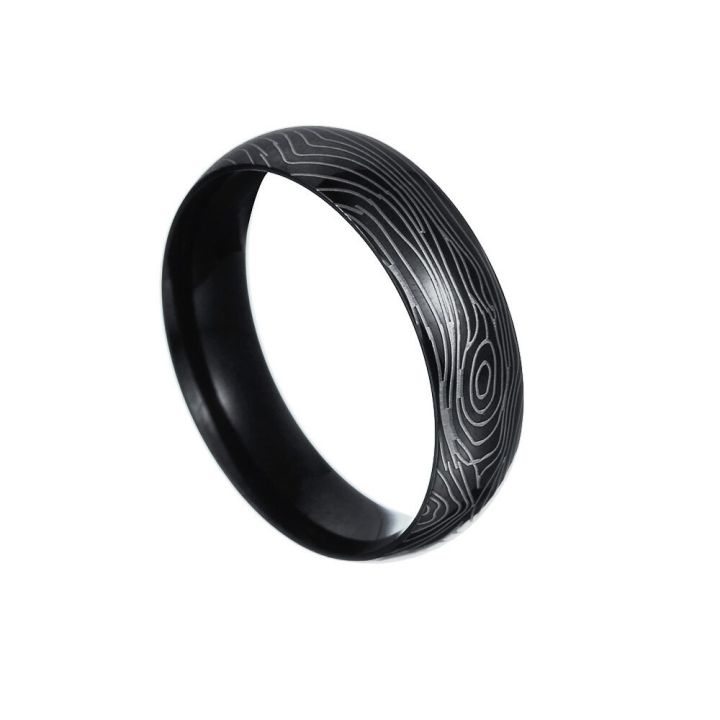 แหวนเหล็กไทเทเนียมพังก์คุณภาพสูงลายไม้สีดำคลาสสิกสำหรับผู้ชายแหวนแฟชั่นดามัสกัสของขวัญแต่งงานขายส่ง