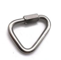 คาราบิเนอร์ ทรงสามเหลี่ยม รับน้ำหนักได้ 28KN Carabiner สามเหลี่ยม  เกลียวหมุน  ยี่ห้อ: TUPA