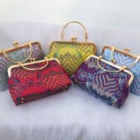 Hot selling New finished product handmade Chinese style characteristic ladies cheongsam bag one shoulder Messenger buckle banquet