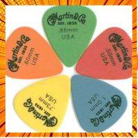 ปิ๊กกีตาร์ Martin Delrin Guitar Picks กรณีสินค้ามีสี ไซท์ เบอร์รบกวนลุกค้าทักมาสอบถามหรือเเจ้งที่เเชทก่อนสั่งสินค้าด้วยนะคะ