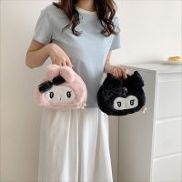 HEZHANG รูปการ์ตูน Kuromi ผ้ากำมะหยี่เมโลดี้ถุงซักผ้า Boneka Mainan Tas Kosmetik กระเป๋าเครื่องสำอางผู้หญิง