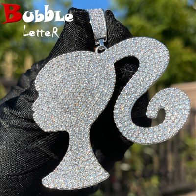 【CW】 Bubble Letter Iced Out Babe Pendant Queen Doll Girl Head Necklace for Women Real Gold Plated Fashion Hip Hop Rock Jewelry
