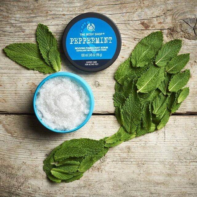 The Body Shop Peppermint Reviving Pumice Foot Scrub เจลขัดเท้าที่มี