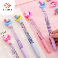 XIELISA ของขวัญสำหรับเด็ก สำหรับนักเรียน 0.5มม. ปากกาเซ็นชื่อ ปากกาการ์ตูน เครื่องเขียนสเตชันเนอรี ปากกาสำหรับเขียน ตกแต่งด้วยเลื่อม ปากกาเจลดวงจันทร์ยูนิคอร์น เหลวดูดทราย ปากกาหมึกสีดำ