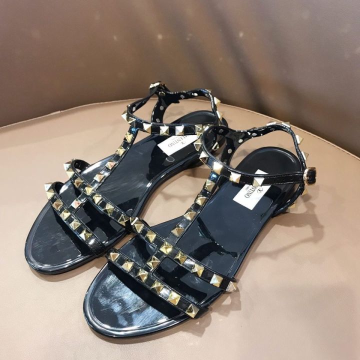 popular-rivet-style-vt-western-style-flat-bottomed-sandals-from-the-v-family-worn-by-sen-women-with-one-foot