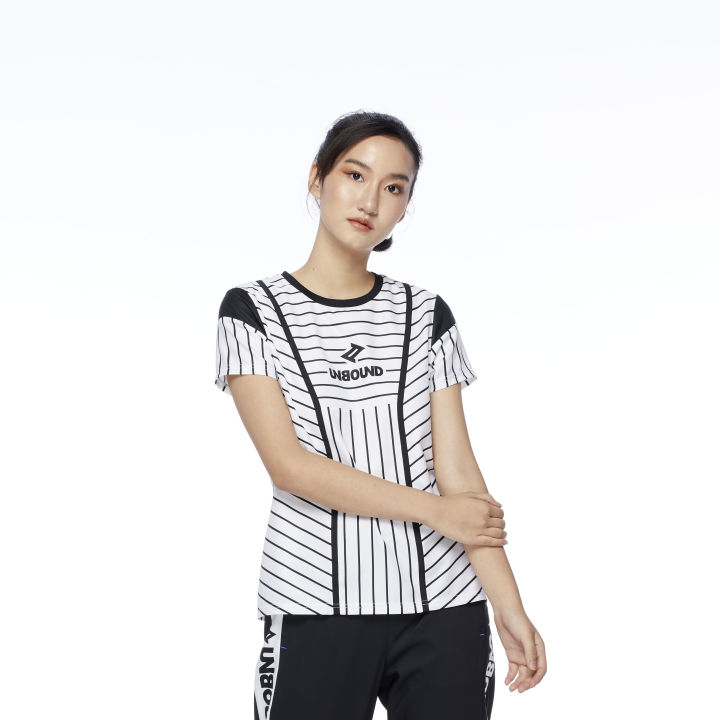 unbound-pencil-stripe-t-shirt-เสื้อยืดหญิง-เสื้อแขนสั้น-เสื้ออันบาวน์-พิมพ์ลายเส้นสีดำ