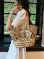 Uniqlo New Fashion version Woven straw bag womens large capacity 2023 new summer all-match one-shoulder vegetable basket texture seaside beach bag