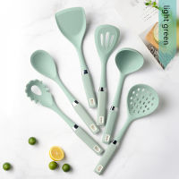 ทนความร้อนซิลิโคนเครื่องครัวภาชนะปรุงอาหารชุดไม่ติด Spatulas กระชอนทอดพลั่วซุปช้อนครัวประดับ