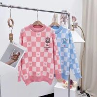 เสื้อไหมพรมสเวตเตอร์ Sanrio งานไหมพรม สวย ปักลาย หน้าอก 43" ยาว 70 cm. มี 2 สี :  ฟ้า  ชมพู