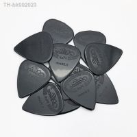 ☾ 100pcs Alice Acoustic Electric Guitar Bass Pick Nylon Mediator Thickness 0.58 0.71 0.81 0.96 1.20 1.50 mm Color Black White