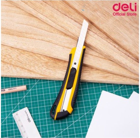 คัทเตอร์-13-ใบมีด-deli-2039-cutter-คละสี-1ชิ้น-คัตเตอร์สำนักงาน-คัตเตอร์ราคาถูก-คัตเตอร์ราคาถูก-office-อุปกรณ์สำนักงาน