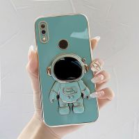 เคสโทรศัพท เคส realme 3 pro นักบินอวกาศขาตั้งแบบพับได้แฟชั่นสีทึบหรูหราชุบโครเมียมนุ่ม TPU เคสโทรศัพท์สแควร์คลุมทั้งหมดเคสป้องกันกล้อง