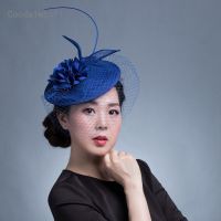 ผู้หญิง Chic Fascinator หมวกงานแต่งงานค็อกเทลปาร์ตี้โบสถ์ Headpiece Kentucky Headwear Feather อุปกรณ์เสริมผม Sinamay Fascinators